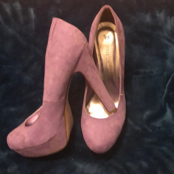 Lilac pumps for any party! - Picture 3 of 4